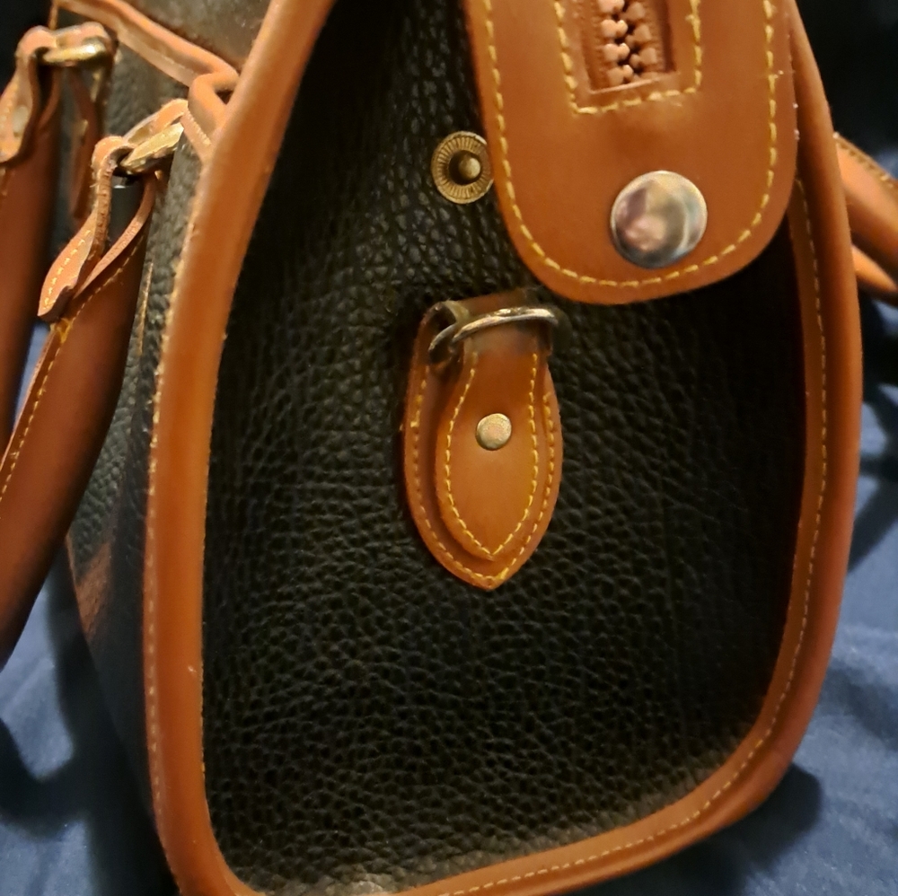 2 Vintage Dooney & Bourke Purses - Picture 15 of 16